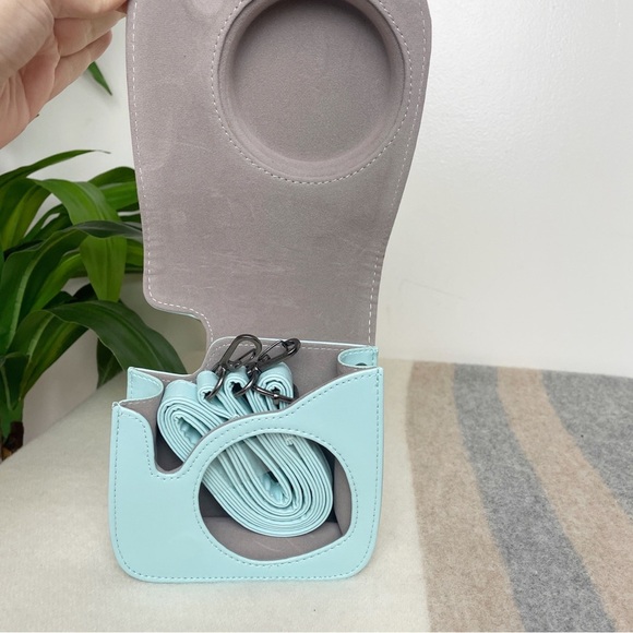 Fujifilm Instax Mini 9 Case & Strap Light Blue - Picture 6 of 7